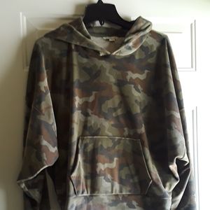 American Eagle Camouflage Pullover Hoodie Size Medium
